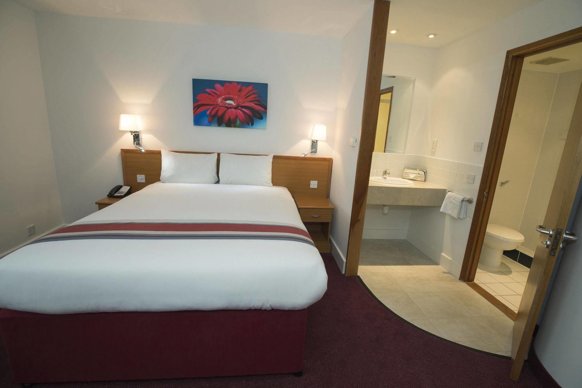 Hotel Ramada Cambridge Fen Drayton Exterior foto